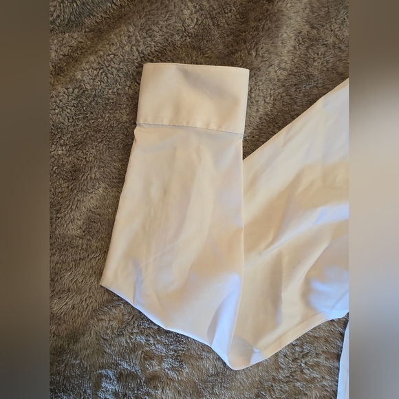 Calvin Klien White Button Down, Regular Fit, Stretch, Wrinkle Free, Size Medium - Picture 10 of 13